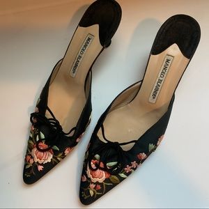 Manolo Blahnik kitten heel
